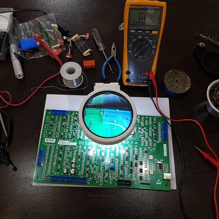 مهمترین عوامل تاثیرگذار بر عمر یو پی اس: چگونه میتوانیم آنها را کنترل کنیم؟